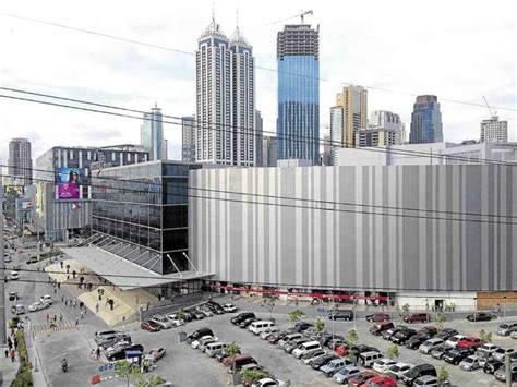 Ortigas Center: The heart of the ‘new revolution’ .